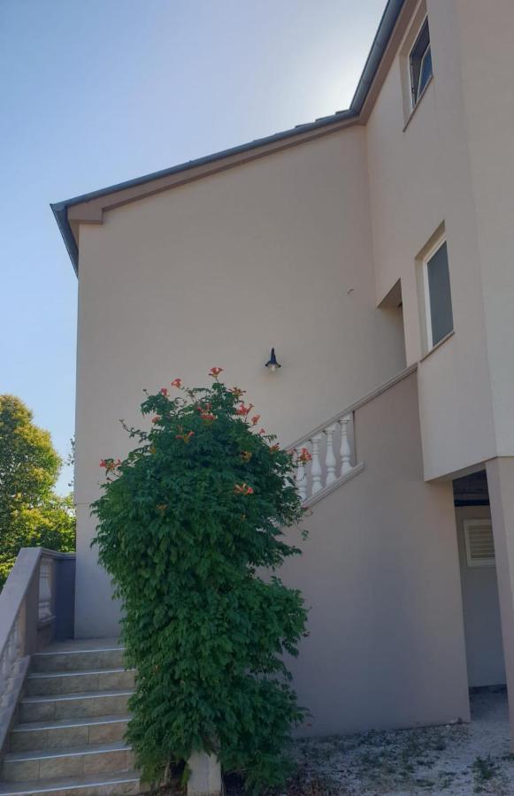 House Aurora Apartment Бибине Екстериор снимка